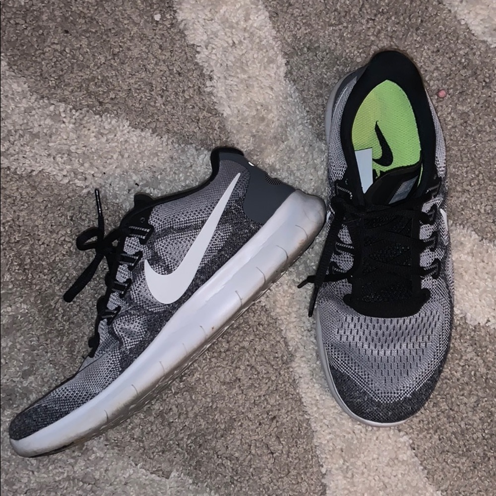 Nike tennis shoes